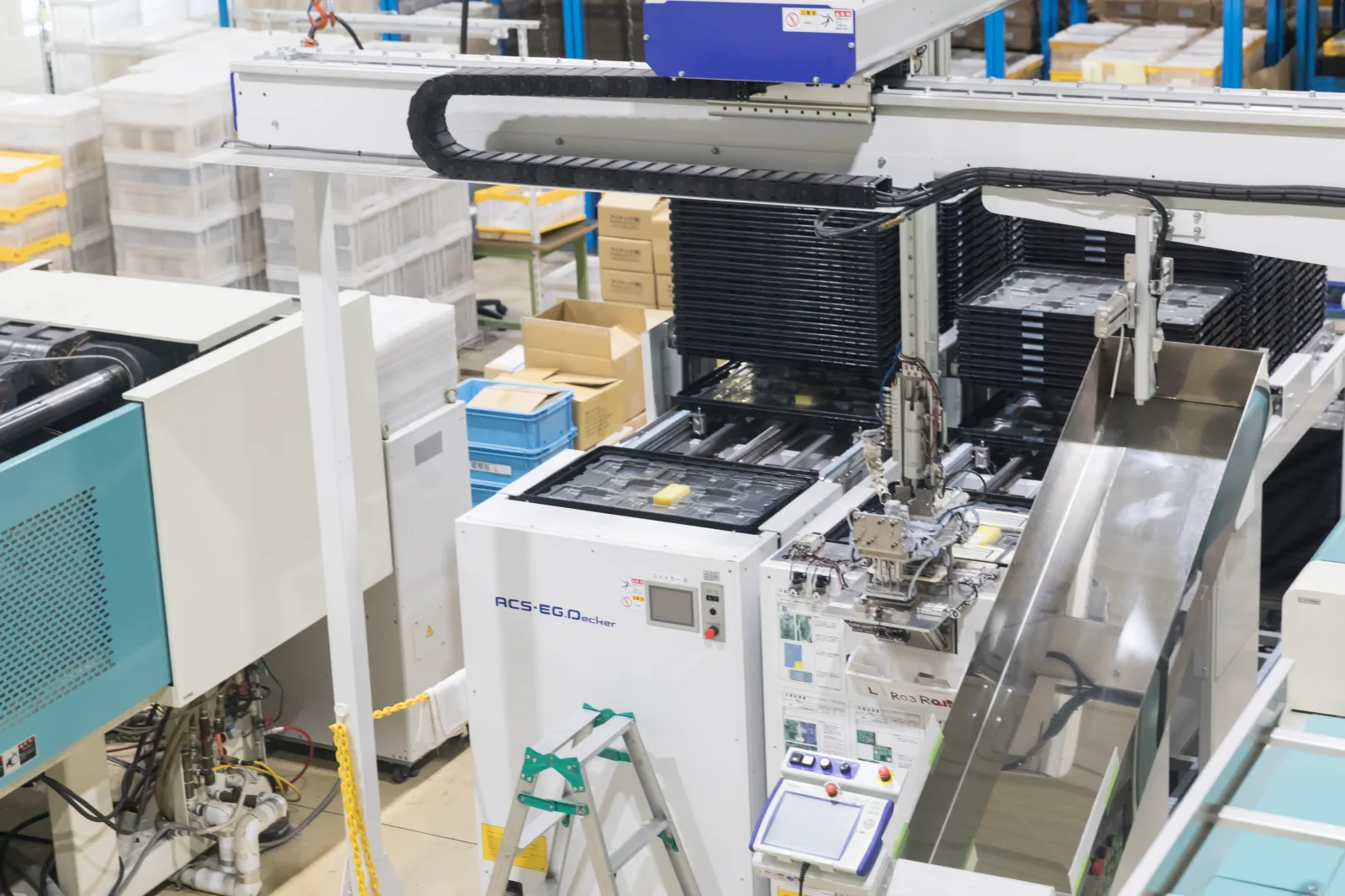 Macchinari automatizzati sulla linea di produzione Enagic
